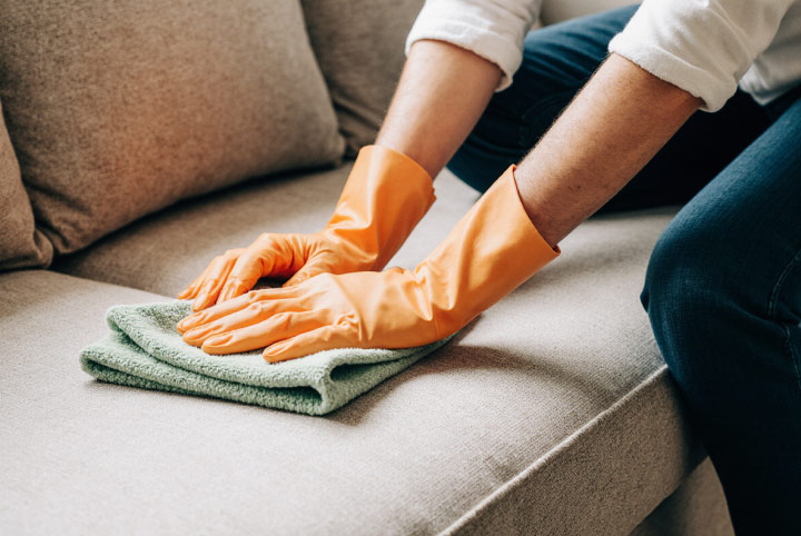 higienizacao-de-sofa-profissional-vs-caseira-higienizacao-domestica-rainbow